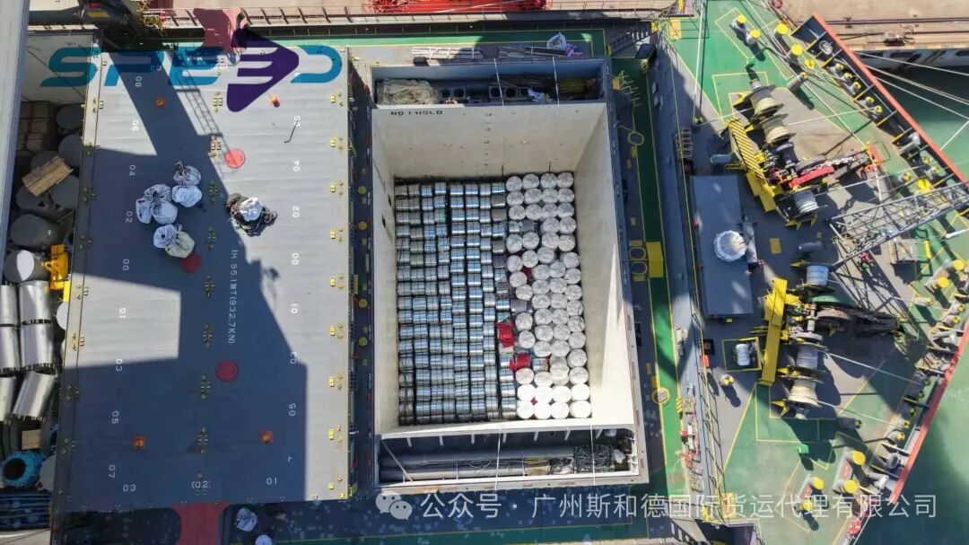 Lóistíocht Briseadh Bulc: Ag Loingseoireacht Cornaí Cruach ó Lianyungang go dtí an Afraic